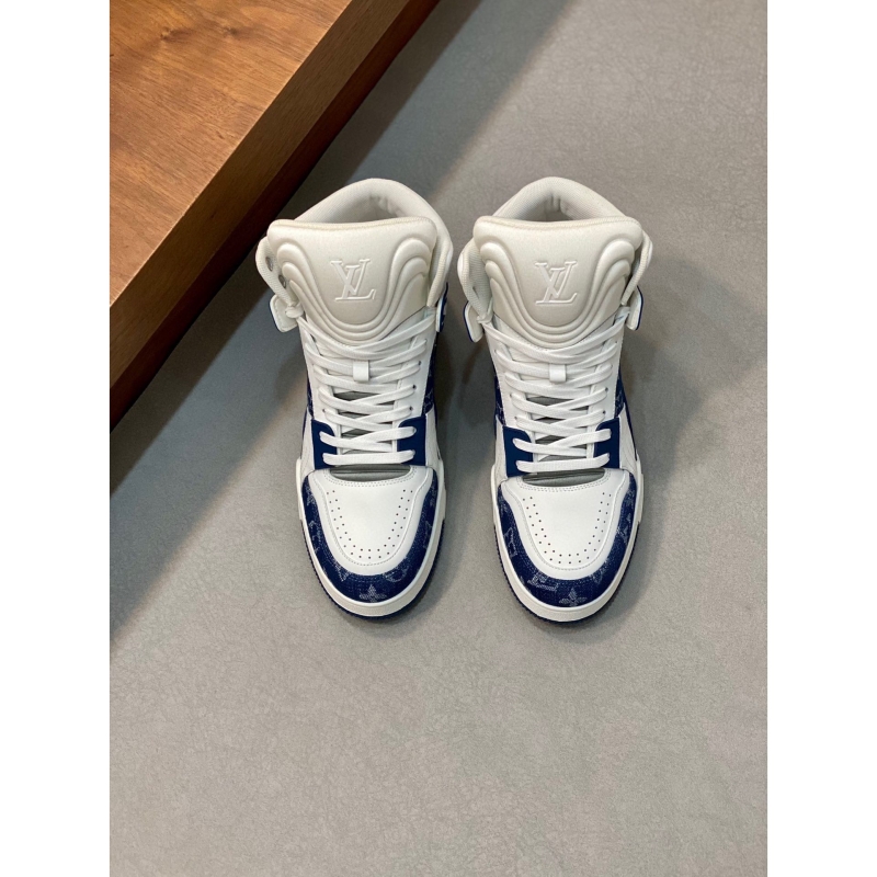 l**is V*t*n sneakers